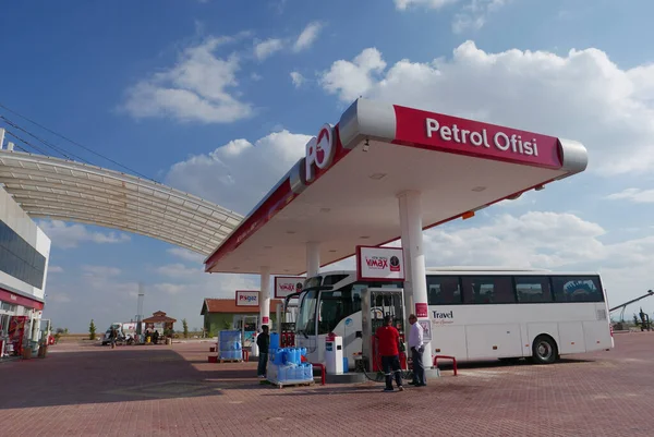 Bolu Turquía Circa 2017 Gasolinera Ofisi Bolu Turkiye Una Empresa —  Fotos de Stock