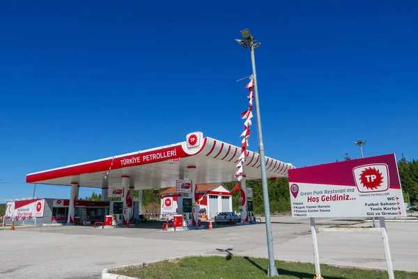 Bolu Konya Turquía Circa 2017 Gasolinera Turkiye Petrolleri Zona Descanso —  Fotos de Stock