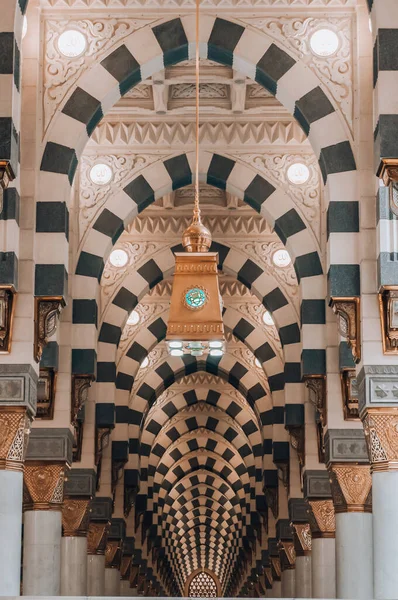 Inredning Masjid Nabawi Moskén Madinah Konungariket Saudiarabien Muddrad Pastell Färgfilter — Stockfoto