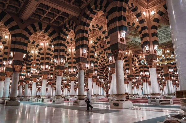 Interiérové Dekorace Mešity Masjida Nabawiho Madině Saúdská Arábie Použitý Filtr — Stock fotografie