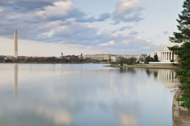 gelgit havzasında yansıtan washington Anıtı