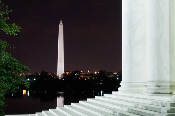 Il monumento di Washington dal Jefferson Memorial di notte — Foto Stock