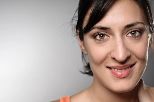 Mujer latina sonriendo retrato —  Fotos de Stock