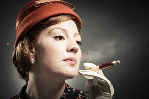 Cigarette Smoking Retro Woman — Stock Photo, Image