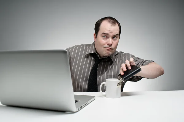 Man Sneaking A Drink At Work — Stock Photo, Image