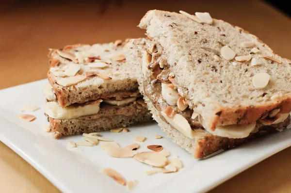 Sandwich de mantequilla de almendras y plátano — Foto de Stock