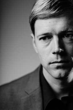 üzgün bir adam portresi