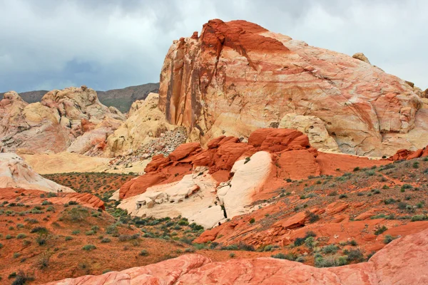 カラフルな岩の形成、ネバダ — ストック写真