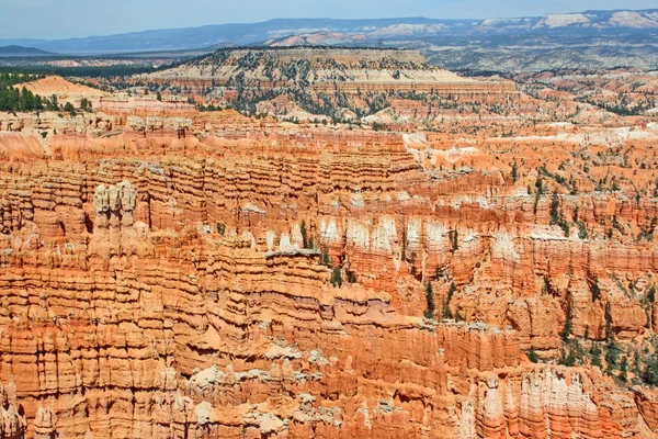 Bunte Streifen Hoodoos in bryce canyon — Stockfoto