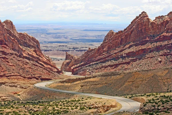 I-70 snaking through Spotted Wolf Canyon — Stock Photo, Image