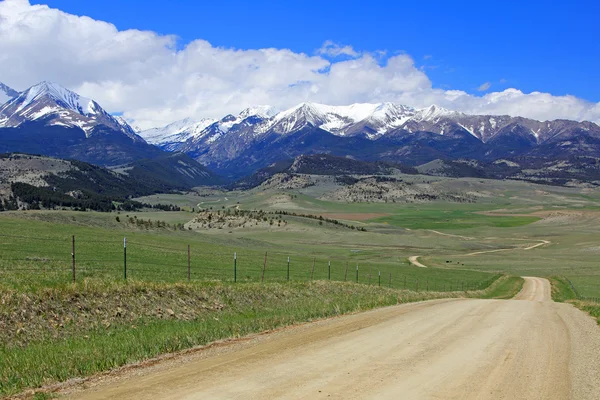 Big Timber Canyon Road to Crazy Mountains — Stok Foto