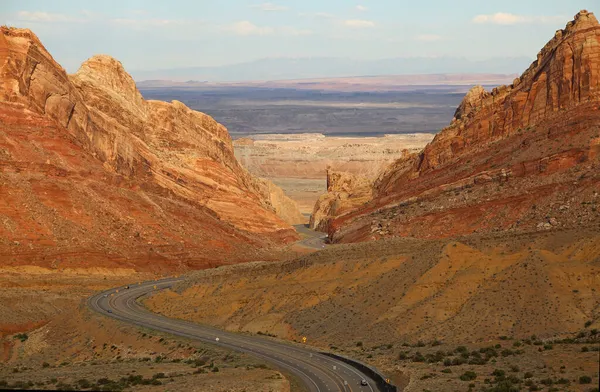 ユタ州Spotted Wolf Canyonの道 — ストック写真