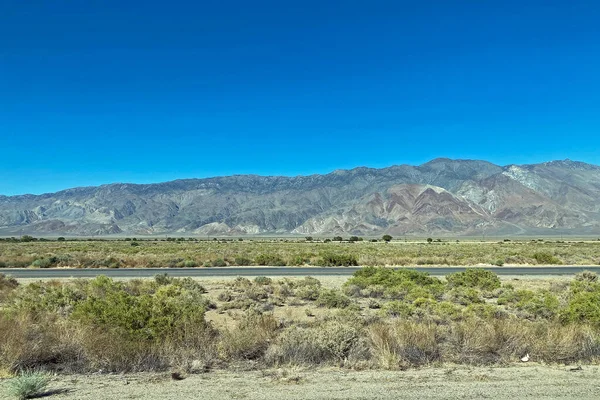 Δρόμος Στο Owens Valley Ανατολική Σιέρα Καλιφόρνια — Φωτογραφία Αρχείου