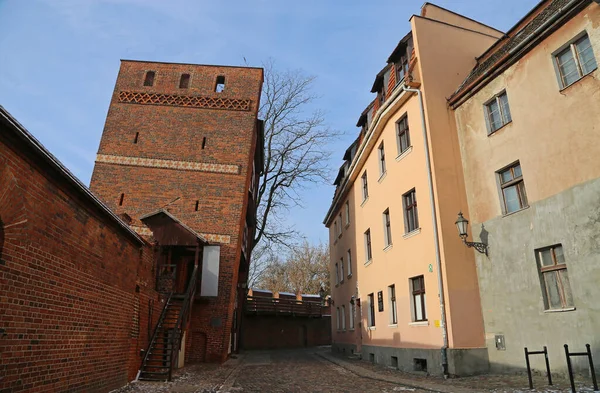 Rua Com Torre Inclinada Torun Polônia — Fotografia de Stock