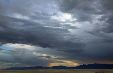 White Sands Ulusal Parkı, New Mexico 'da gün batımı manzarası