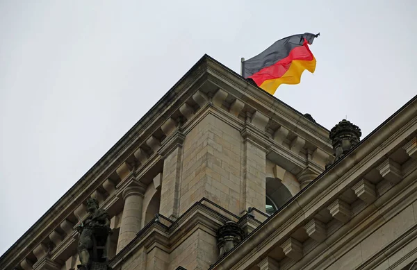 Část Říšského Sněmu Německou Vlajkou Berlín Německo — Stock fotografie