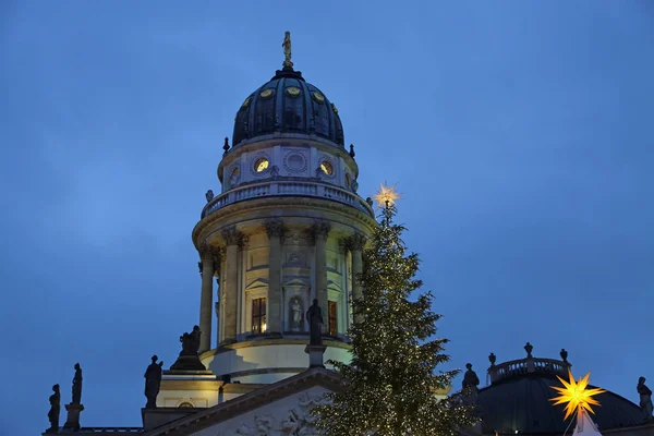 Cathédrale Française Derrière Arbre Noël Der Gendarmenmarkt Berlin Allemagne — Photo