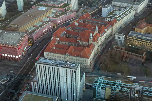 Pohled Televizní Věže Dvorní Budovu Berlín Německo — Stock fotografie