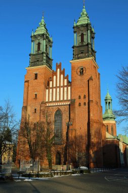 Archthedral, dikey - Ostrow Tymski, Poznan, Polonya