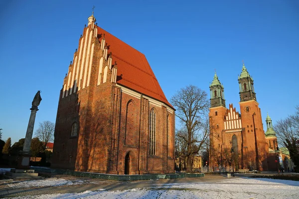 Duas Igrejas Ostrow Tymski Poznan Polónia — Fotografia de Stock