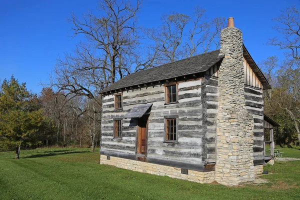 Historic Log House Indian Mound Reserve Ohio — ストック写真