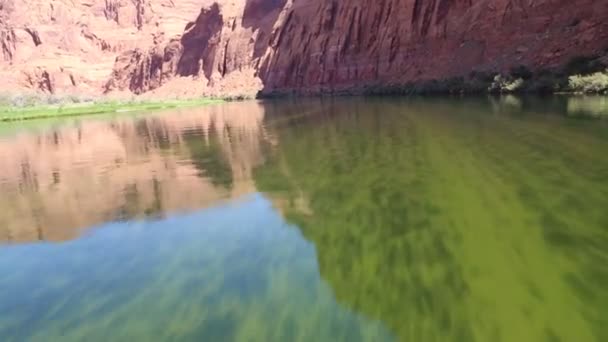 Вождение Моторная Лодка Колорадо Ривер Пейдж Аризона — стоковое видео