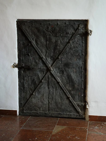 Porta Metal Preto Fechada Velha Dentro Fortaleza Hohensalzburg Salzburgo Áustria — Fotografia de Stock