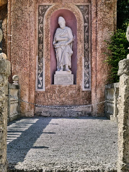 Статуя Парке Вассеспиле Возле Дворца Хеллбрунн Австрии — стоковое фото