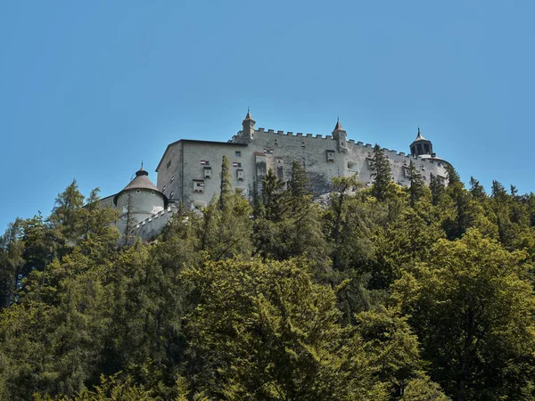 Castelo Defensivo Medieval Hohenwerfen Uma Colina Acima Uma Floresta Áustria — Fotografia de Stock