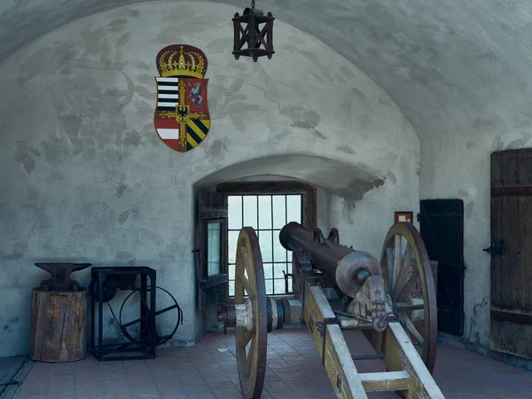 Canon Historique Dans Château Médiéval Hohenwerfen Autriche — Photo