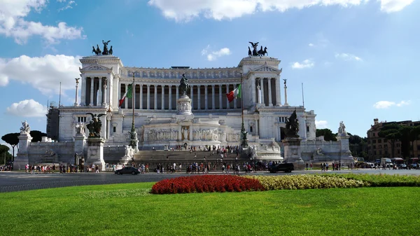 国家纪念碑的维克托 · 伊曼纽尔二、 罗马 — 图库照片