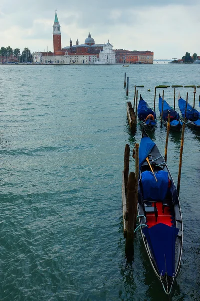 Venice with gondolas on Grand Canal against San Giorgio Maggiore — Stock Photo, Image