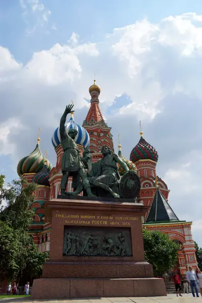 St. Basil's Cathedral on Red Square in Moscow, Russia — Stock Photo, Image