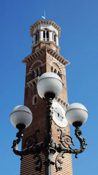 Luces en la Piazza della Signoria en el fondo del clo — Foto de Stock