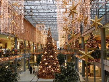 BERLIN, Dec. 18. Christmas decoration shopping center in Berlin