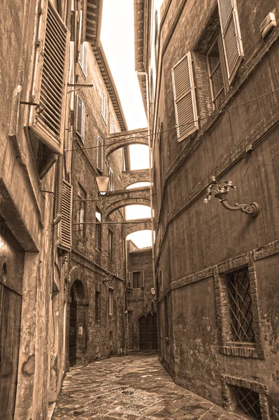 Старые улицы Сиены, Италия, Европа — стоковое фото