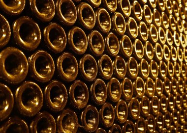 Vintage şişe şarap mahzeni