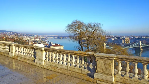 Boedapest panorama uitzicht vanaf de heuvel van Boeda — Stockfoto