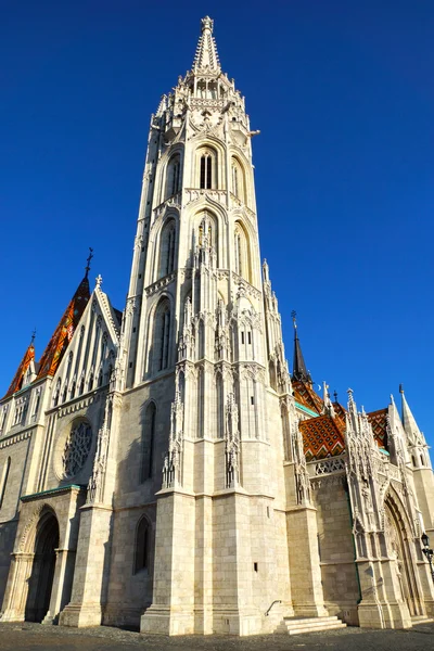 Iglesia Matthias situada en Budapest, Hungría — Foto de Stock