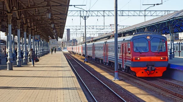 Plataforma de estación de tren — Foto de Stock