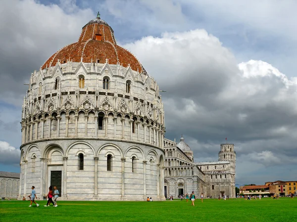 Campo de Milagres em Pisa, Itália — Fotografia de Stock