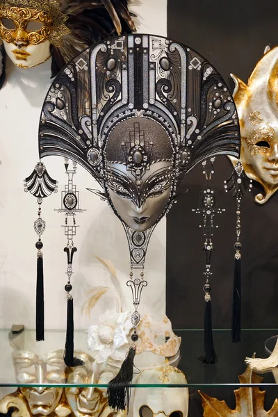 Venedig, Italien, 25 augusti: venetiansk karneval masker till salu. den — Stockfoto