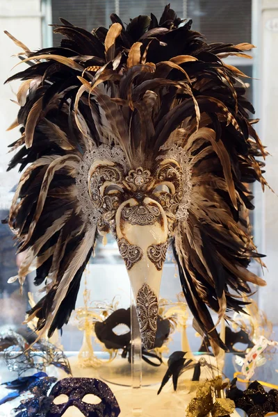 VENICE, ITALY, AUGUST 25: Venetian carnival masks for sale. The — Stock Photo, Image