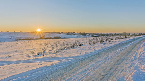 Strada invernale all'alba — Foto Stock