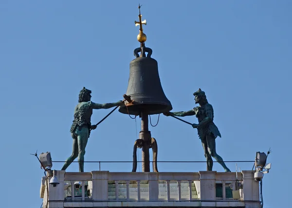 Wieża zegarowa na Piazza San Marco w Wenecji, Włochy. — Zdjęcie stockowe