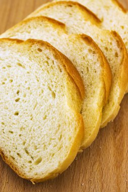 Beyaz ekmek dilimleri