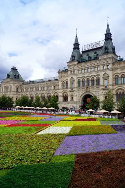Moscow, Rusya Federasyonu - 21 Temmuz: h kırmızı kare üzerinde çiçek Festivali