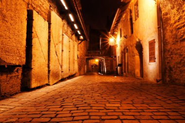 eski tallinn, Estonya, Avrupa'nın Arnavut kaldırımlı sokakları