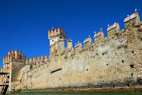 Sirmione on Lake Garda, Italy — Stock Photo, Image