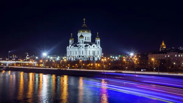 Cathedral of Jesus Christ Saviour at night in Moscow. — Stock Photo, Image